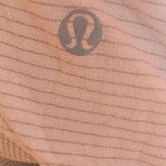 Lululemon white with grey pinstripes top sz 10 - Picture 4 of 6